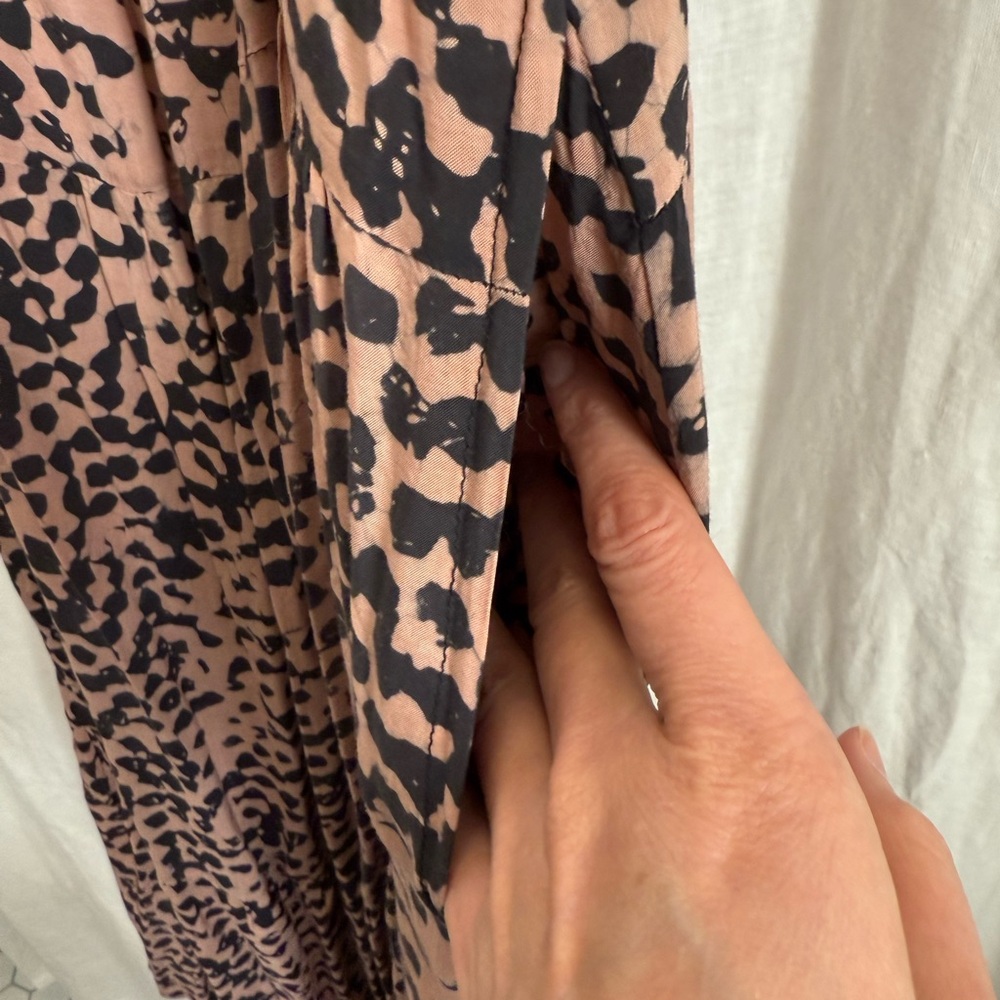 Esca Leopard Print Midi Dress - Picture 9 of 15